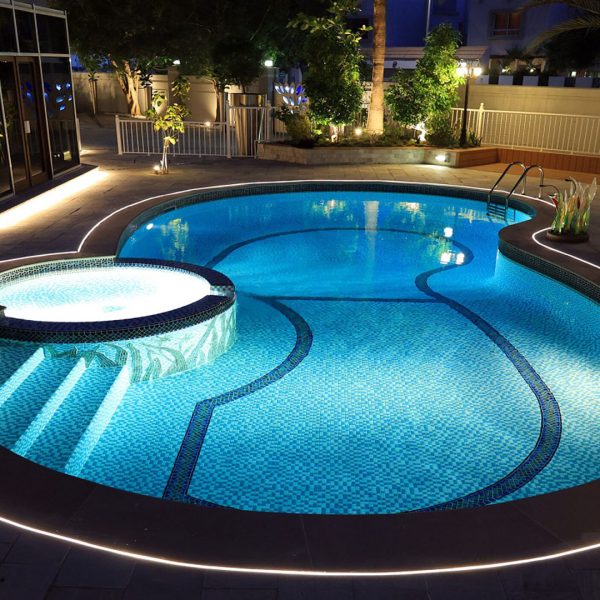 اجرای استخر